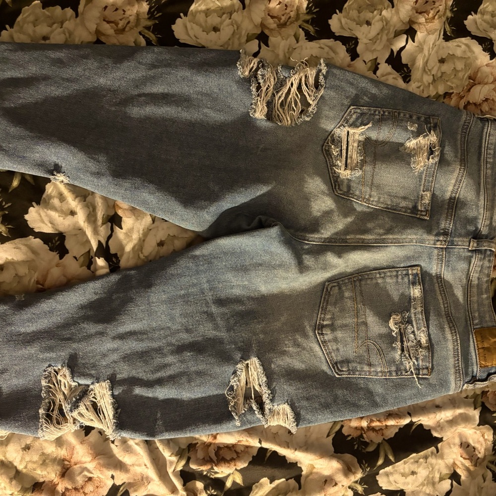 american eagle ripped jeans